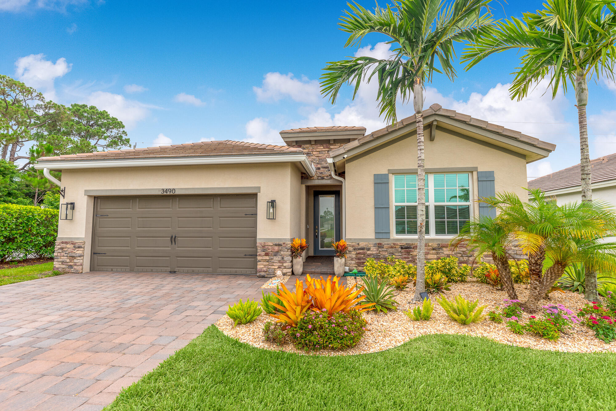 3490 SW Blackberry Lane