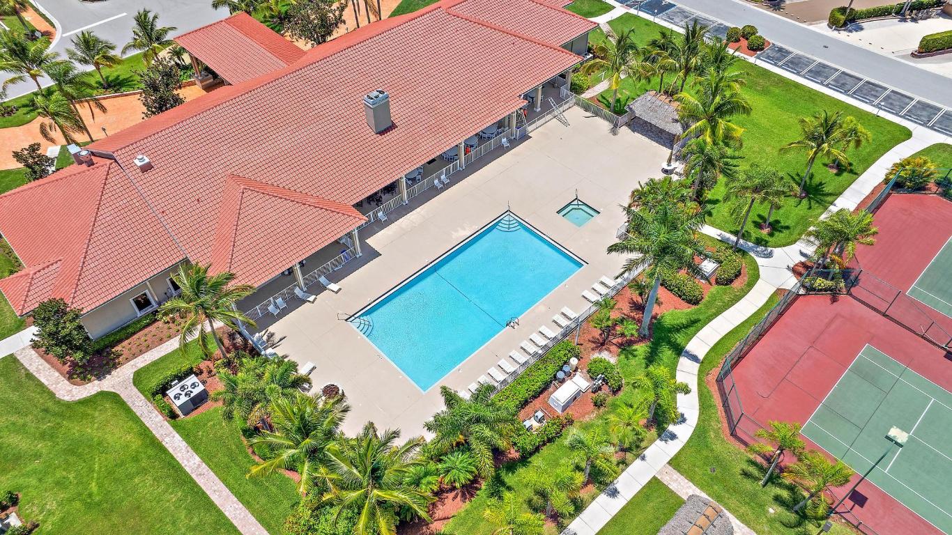 381 NW Boundary Drive