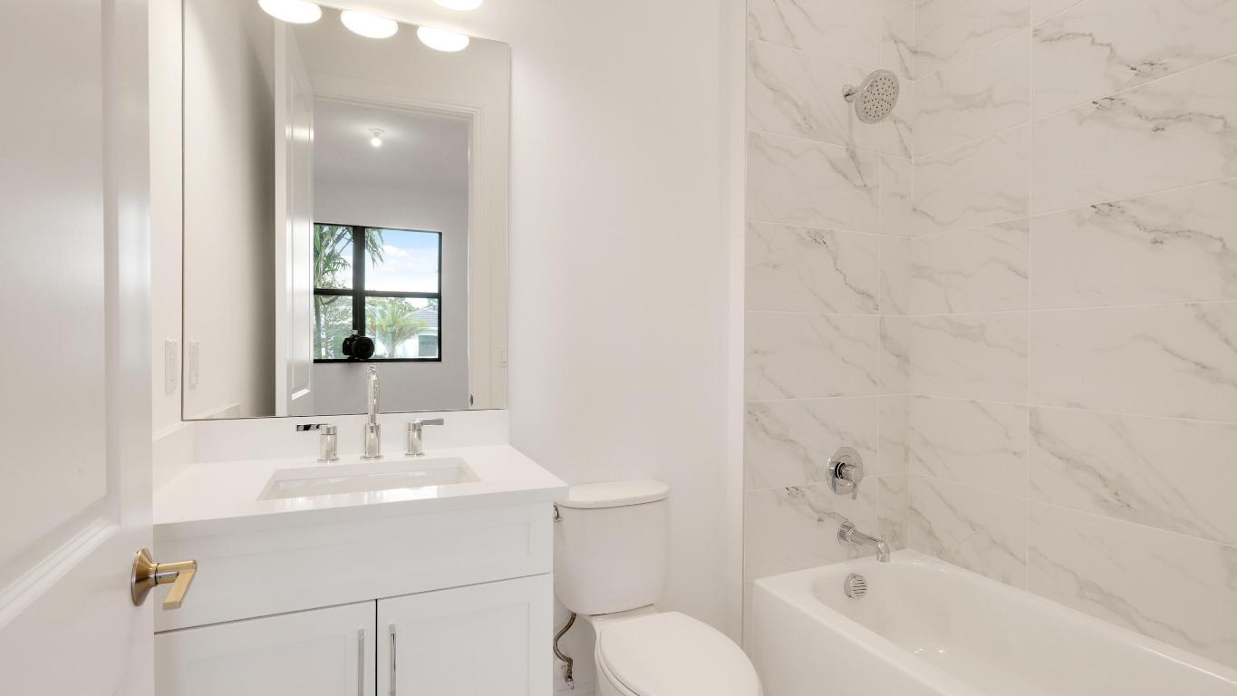 5358 SW Pomegranate Way