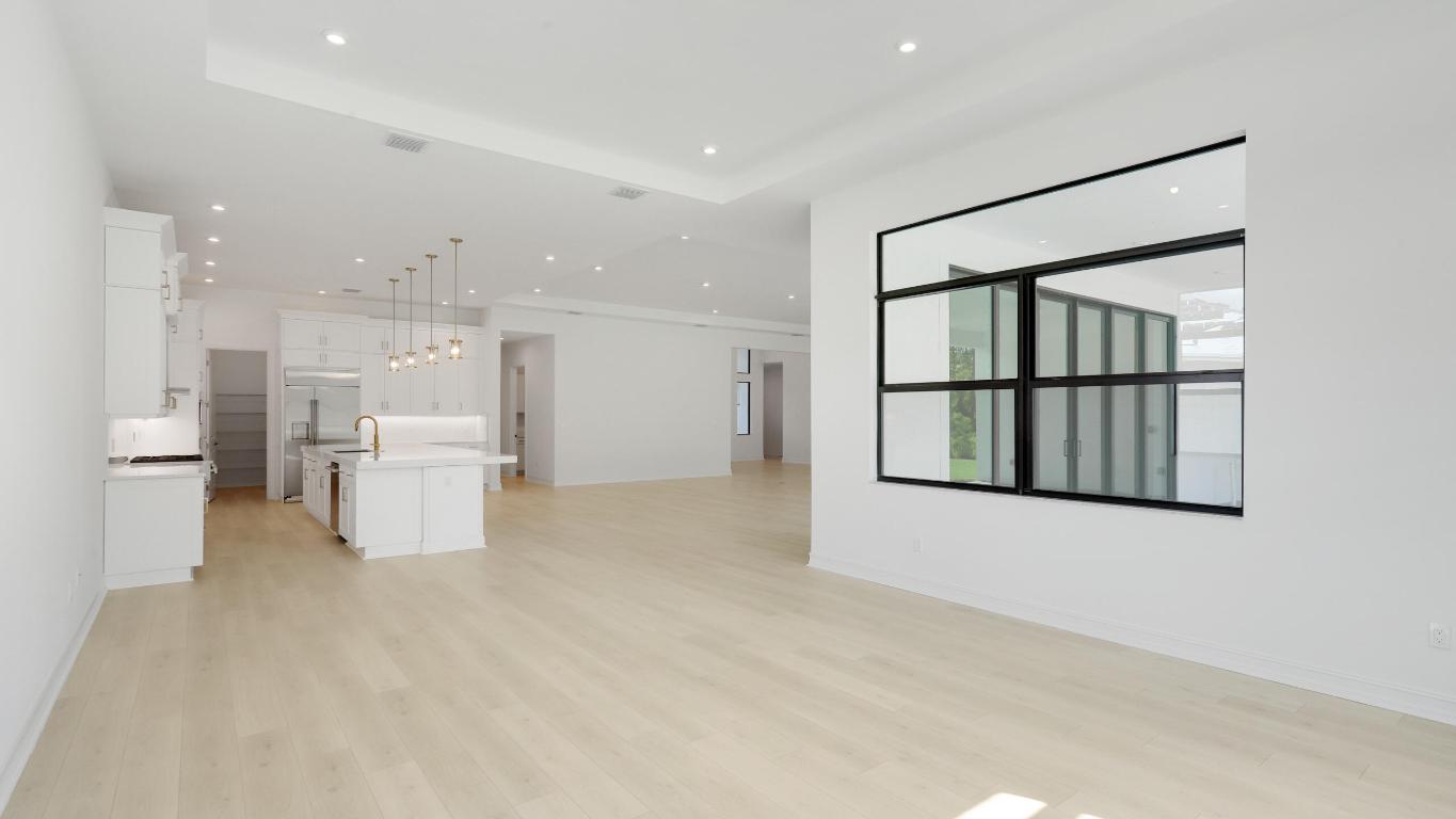 5358 SW Pomegranate Way