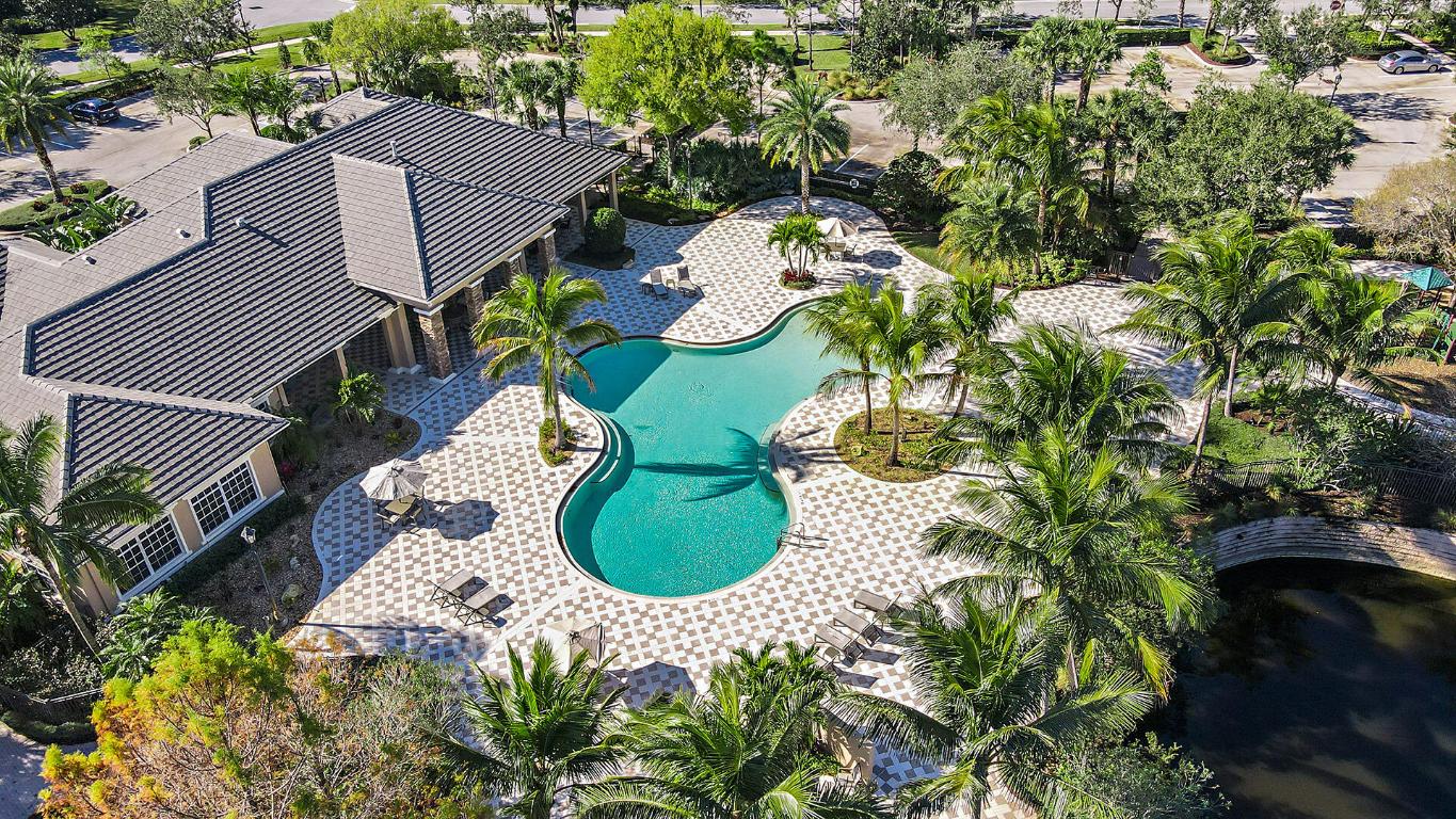 5358 SW Pomegranate Way