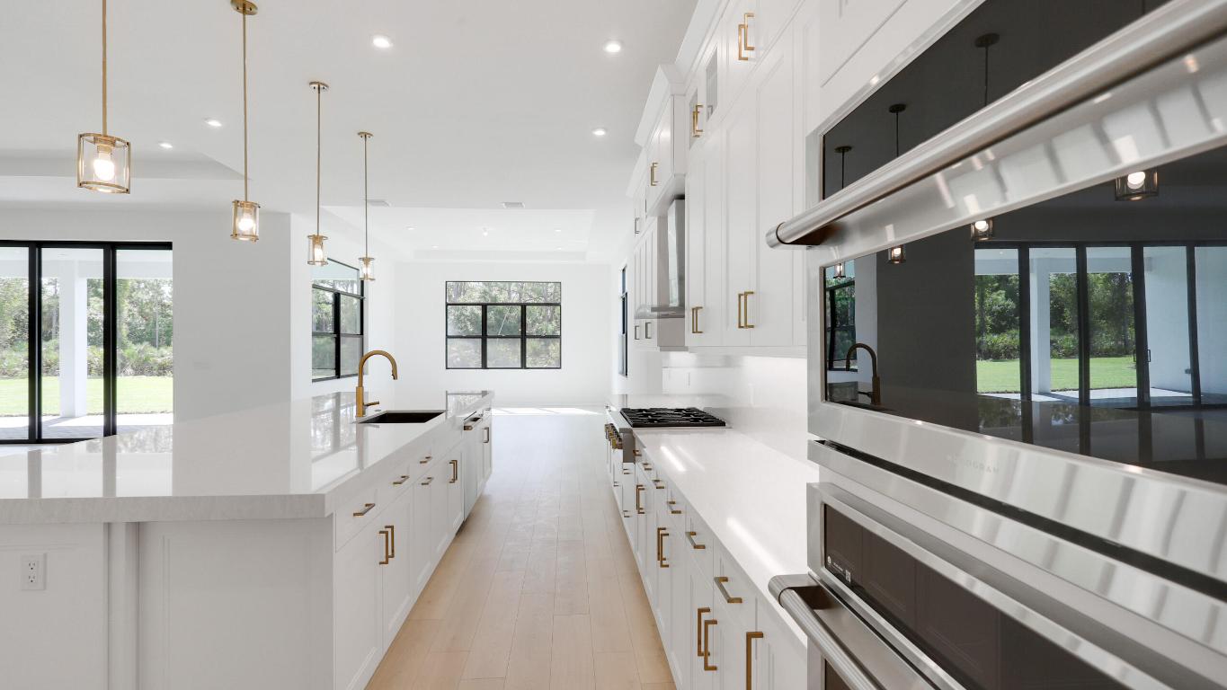 5358 SW Pomegranate Way