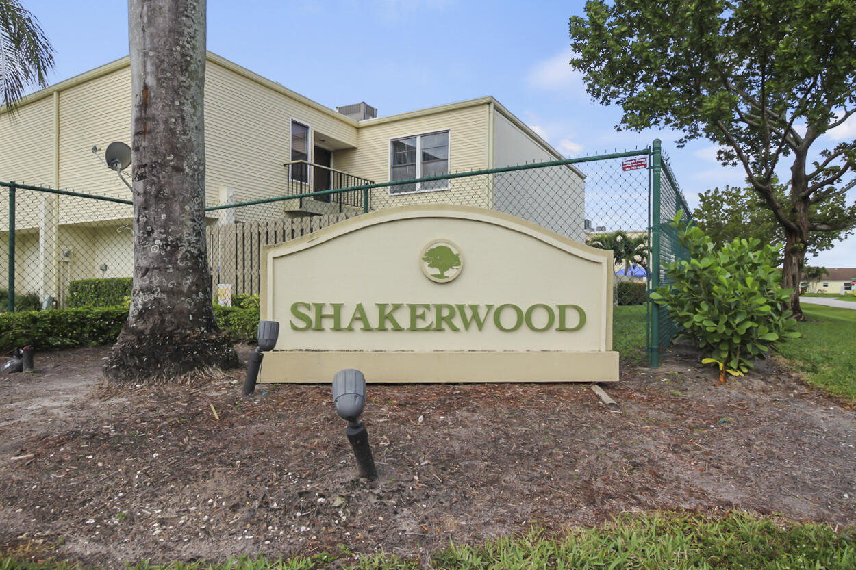 1538 Shaker Circle