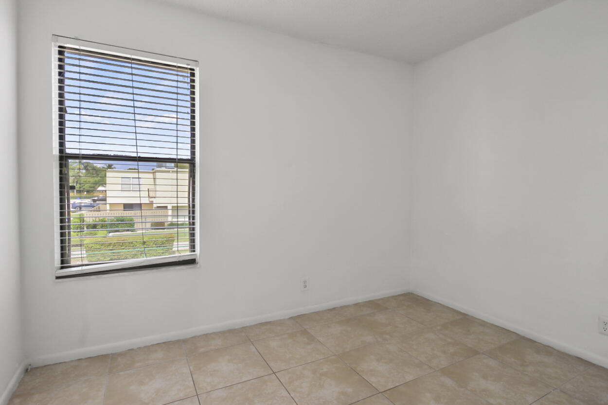 1538 Shaker Circle