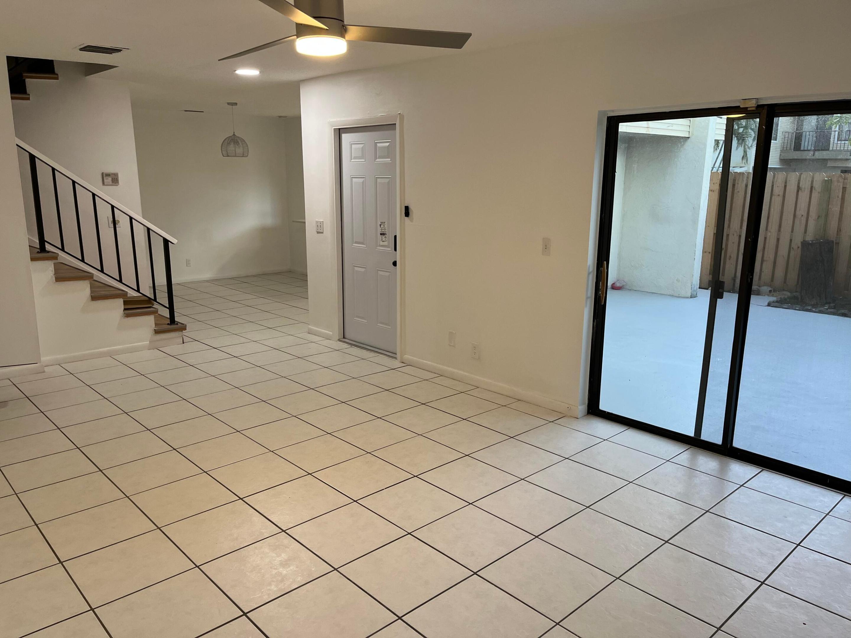1538 Shaker Circle