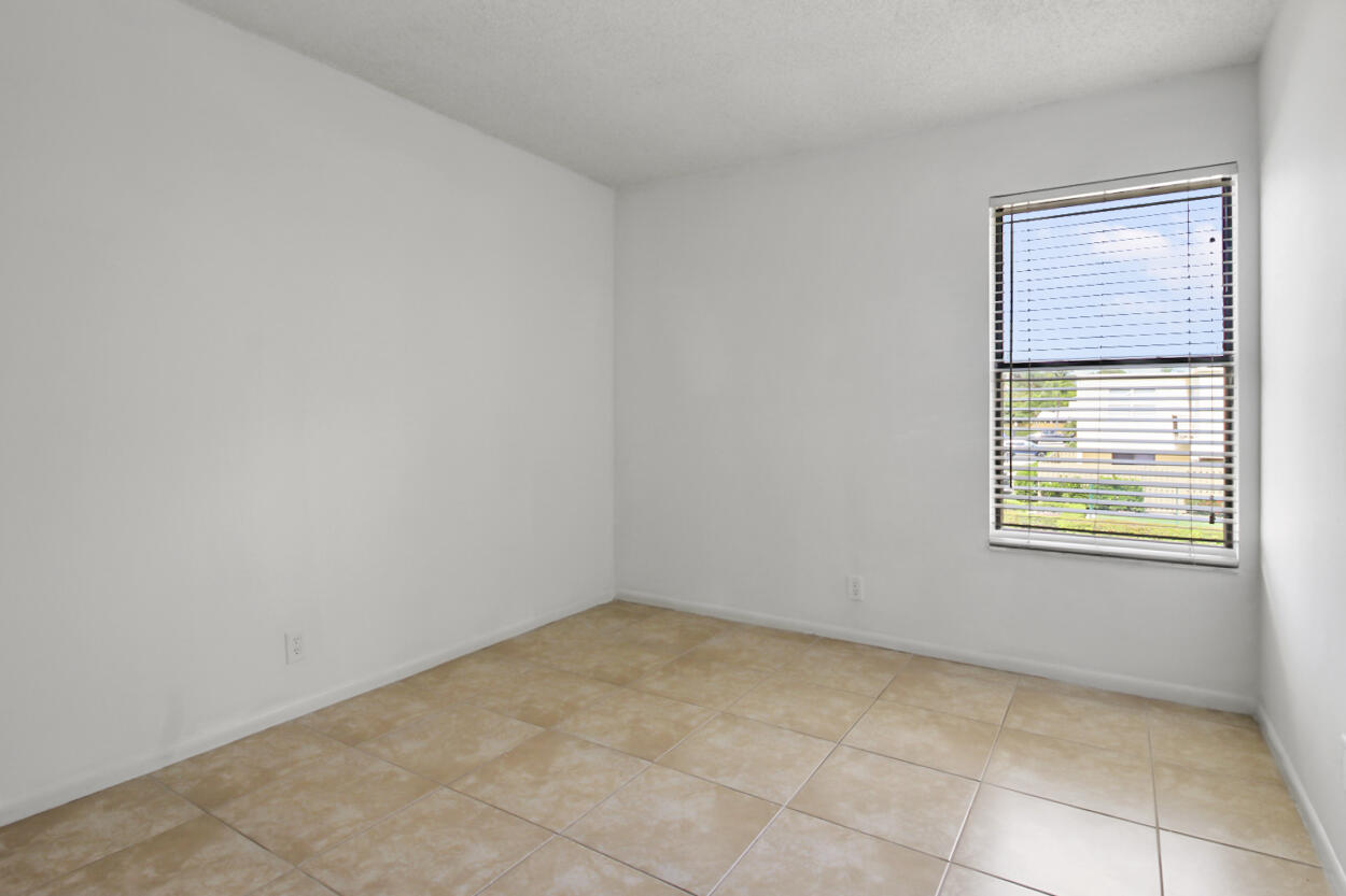 1538 Shaker Circle