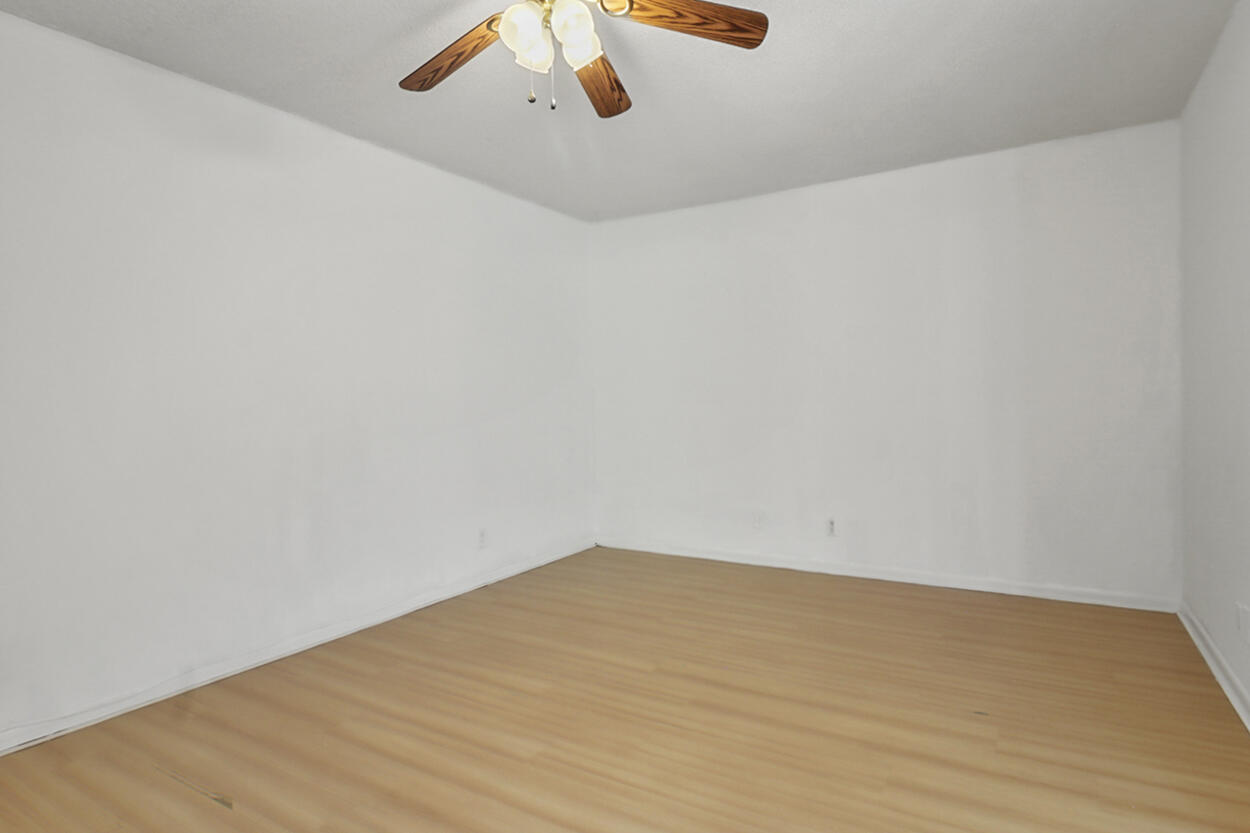 1538 Shaker Circle