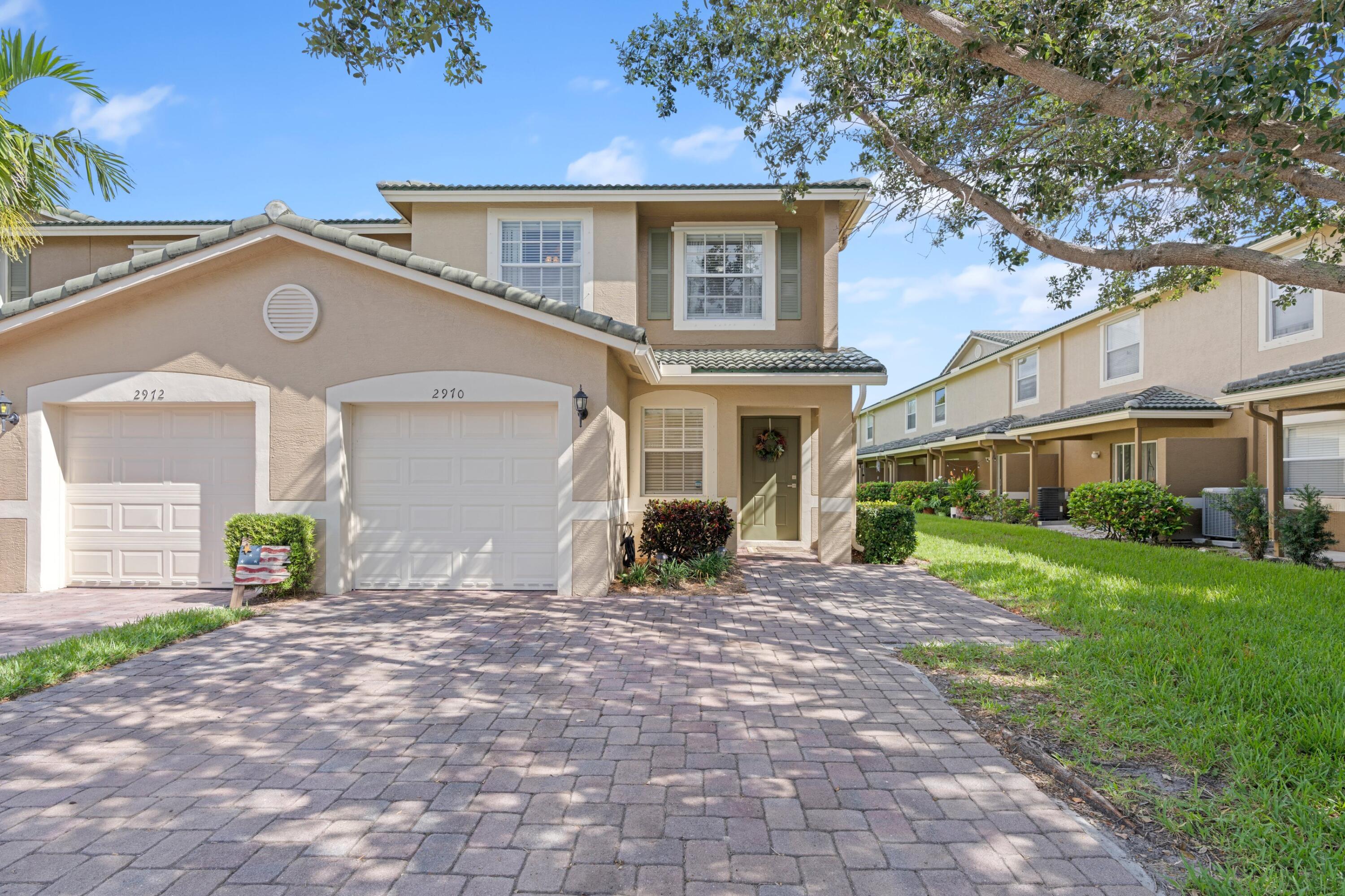 2970 SE Lexington Lakes Drive 2970