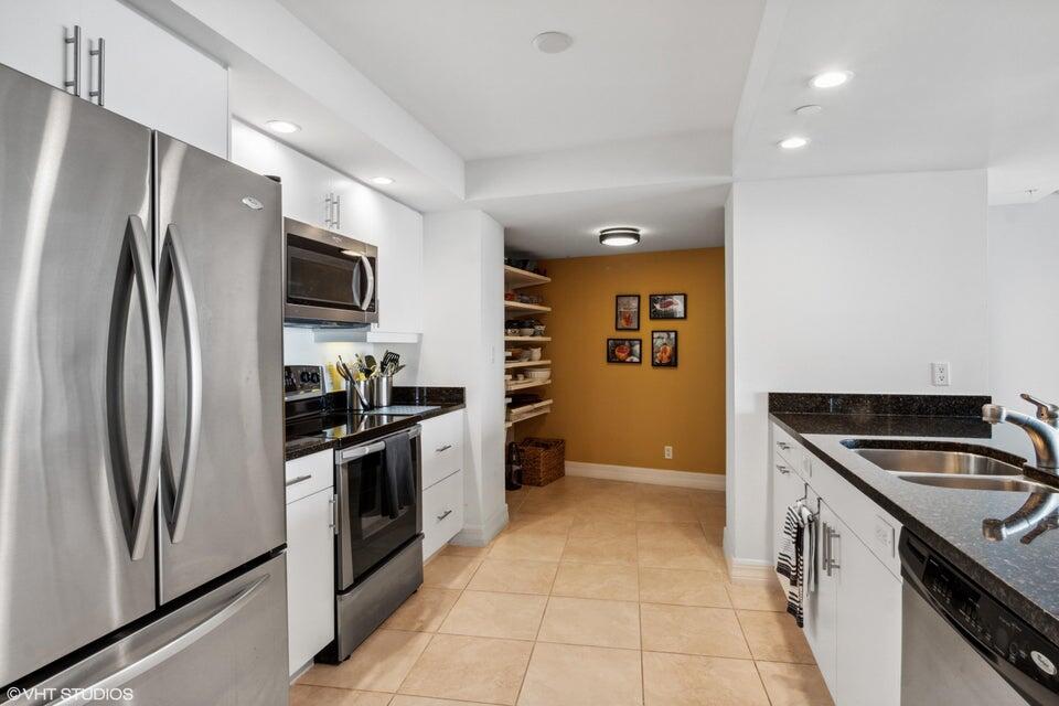 3000 N Ocean Drive 25e