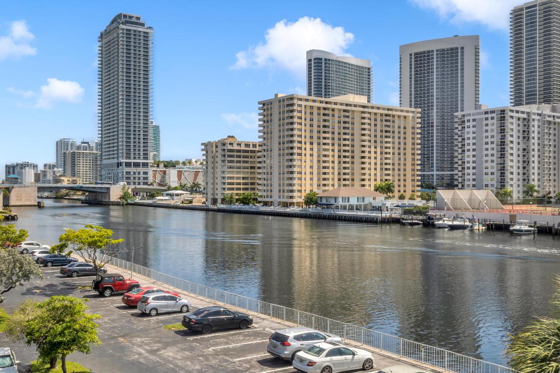 111 Golden Isles Drive C9