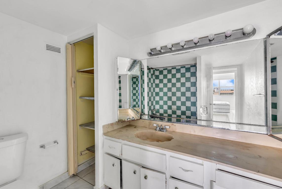 111 Golden Isles Drive C9