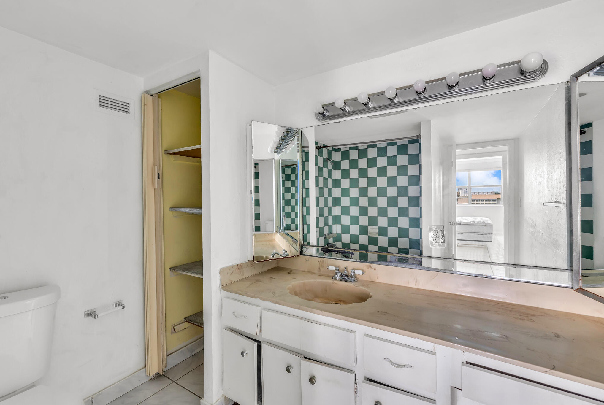 111 Golden Isles Drive C9