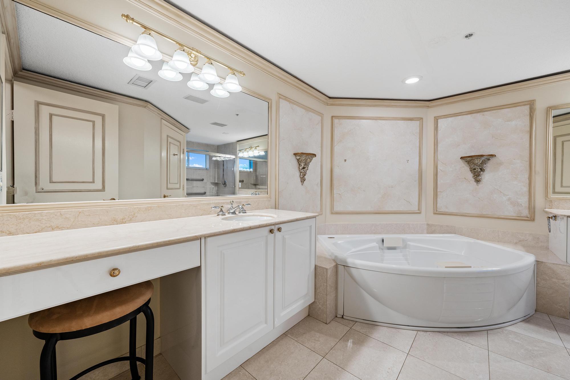 700 Ocean Royale Way 1201