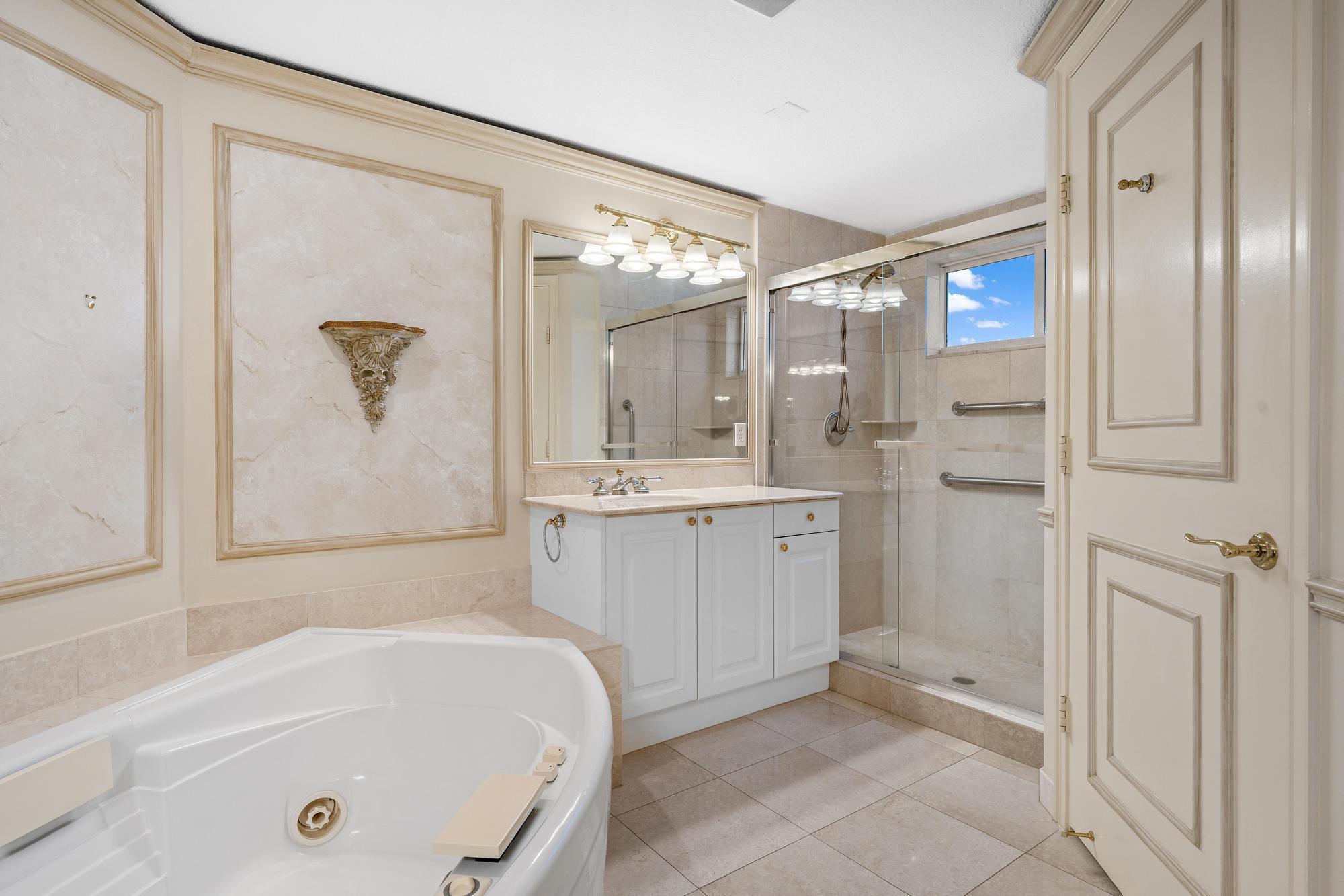 700 Ocean Royale Way 1201