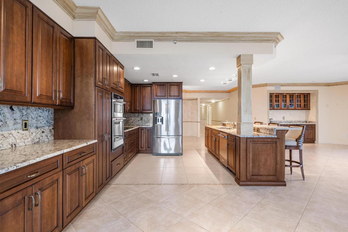 700 Ocean Royale Way 1201