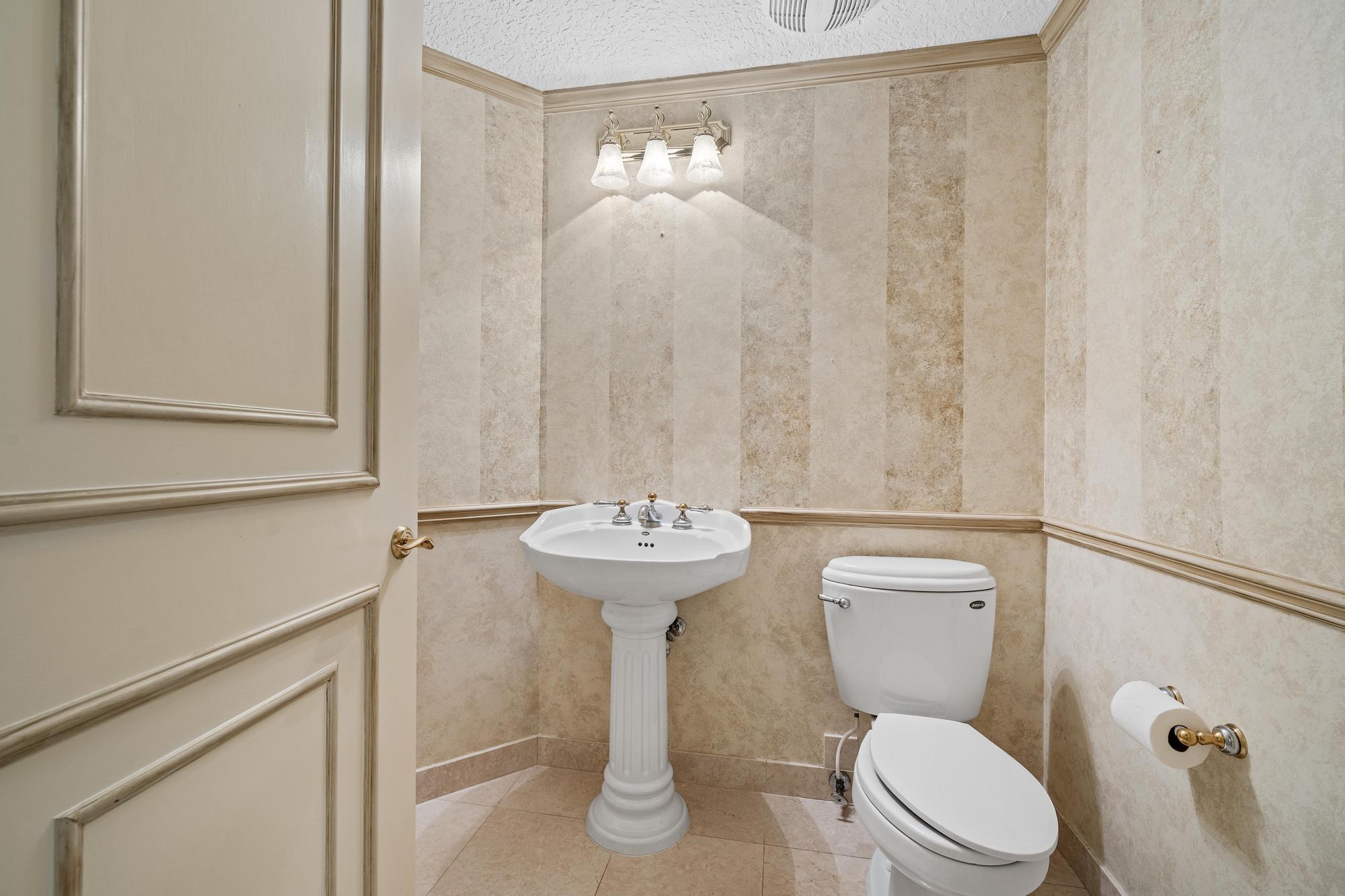 700 Ocean Royale Way 1201