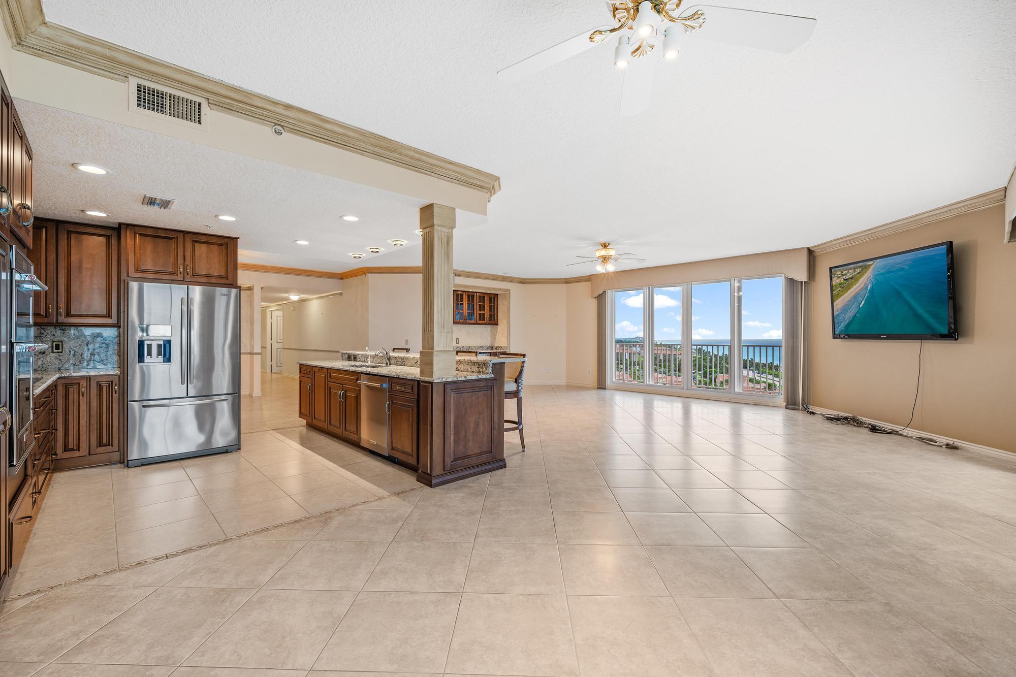 700 Ocean Royale Way 1201