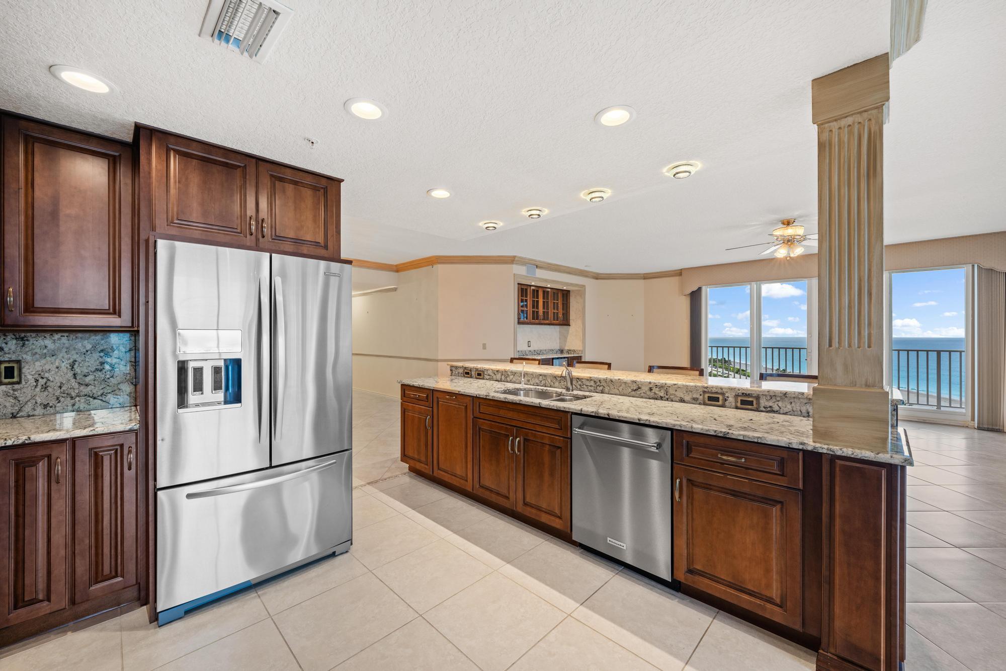 700 Ocean Royale Way 1201