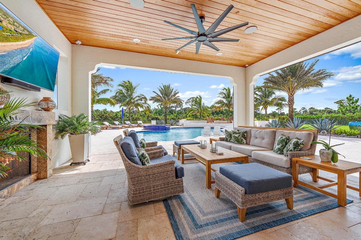 8164 SE Old Plantation Circle