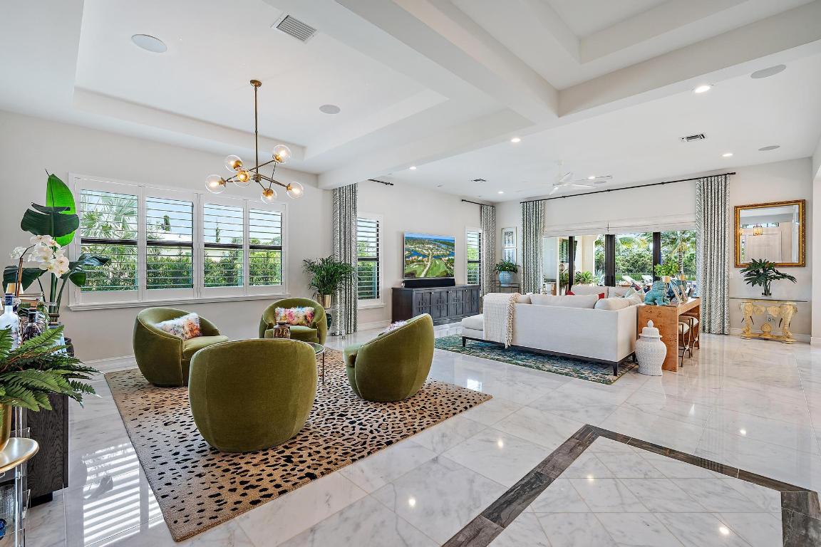 8164 SE Old Plantation Circle