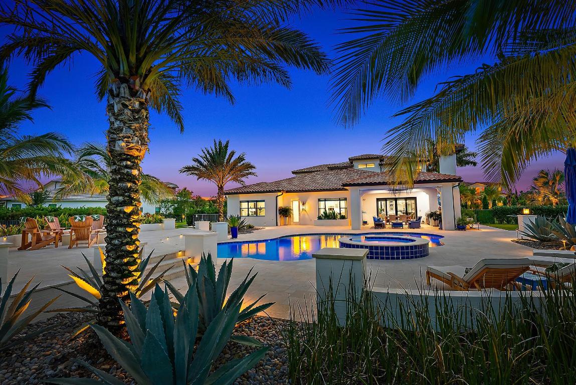 8164 SE Old Plantation Circle