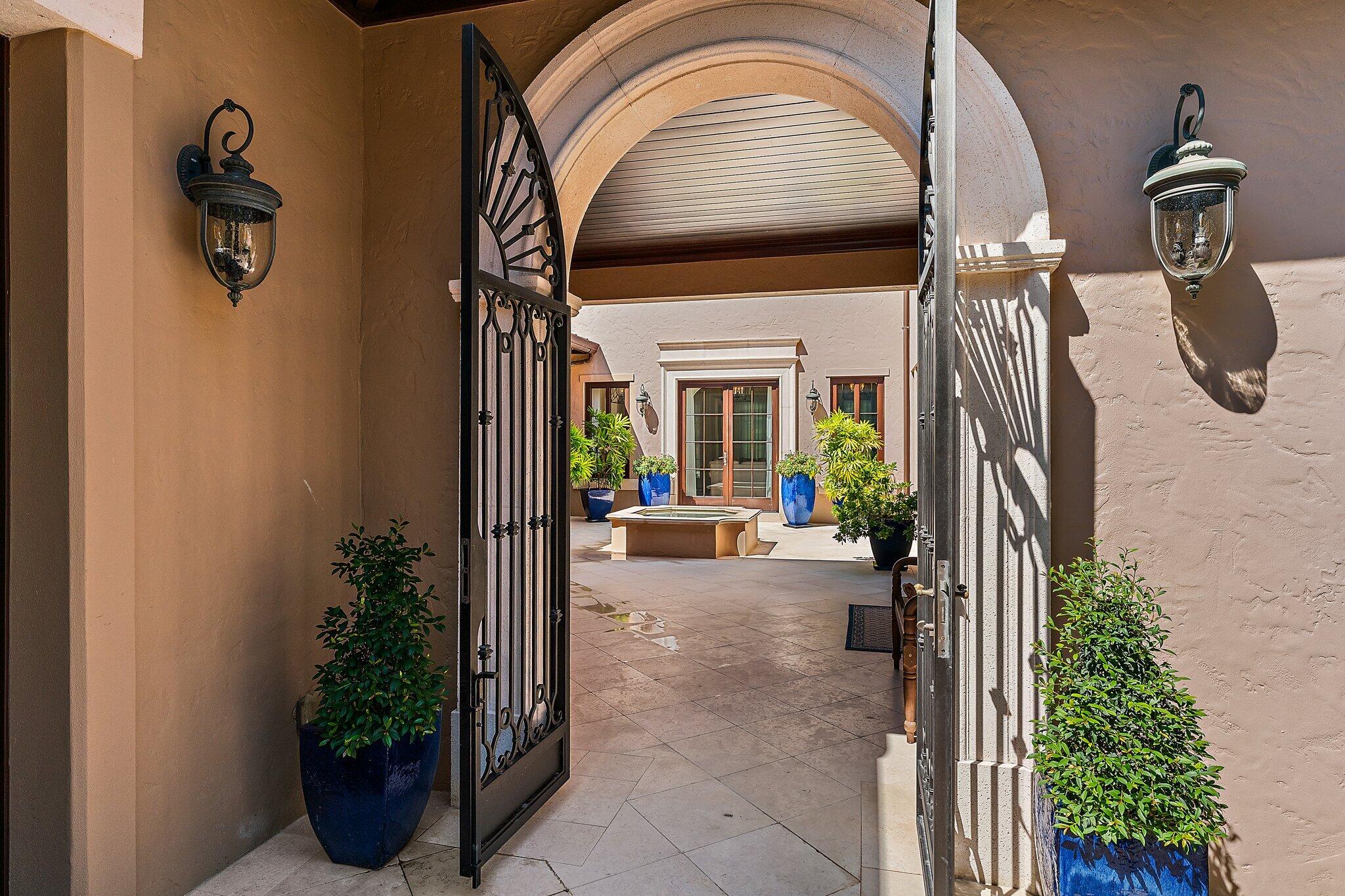 437 Via Del Orso Drive