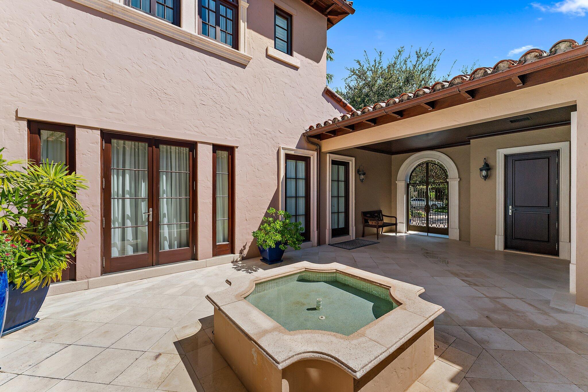 437 Via Del Orso Drive