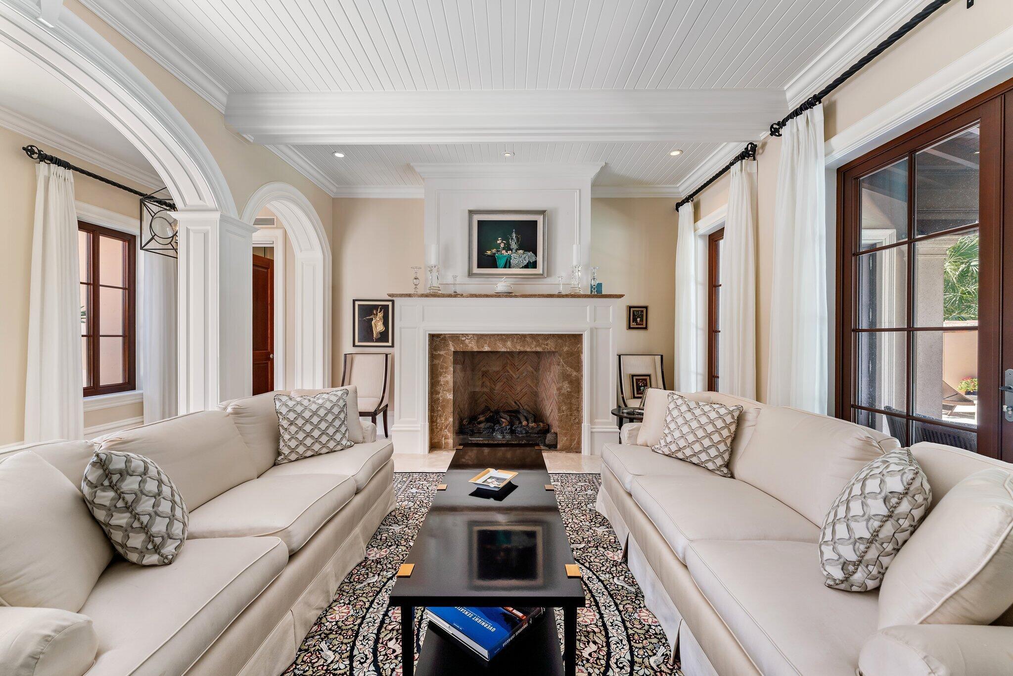 437 Via Del Orso Drive