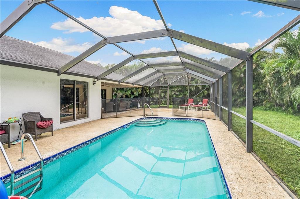 217 SE Verada Avenue