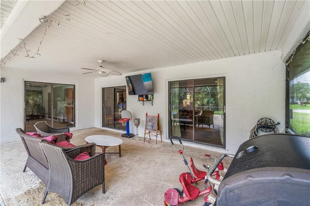 217 SE Verada Avenue