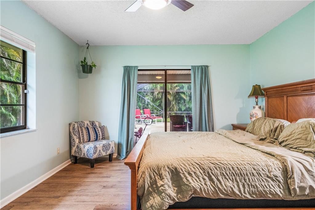 217 SE Verada Avenue