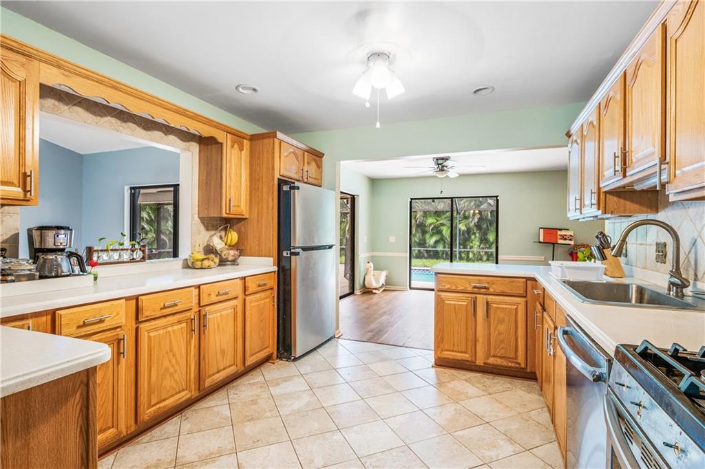 217 SE Verada Avenue