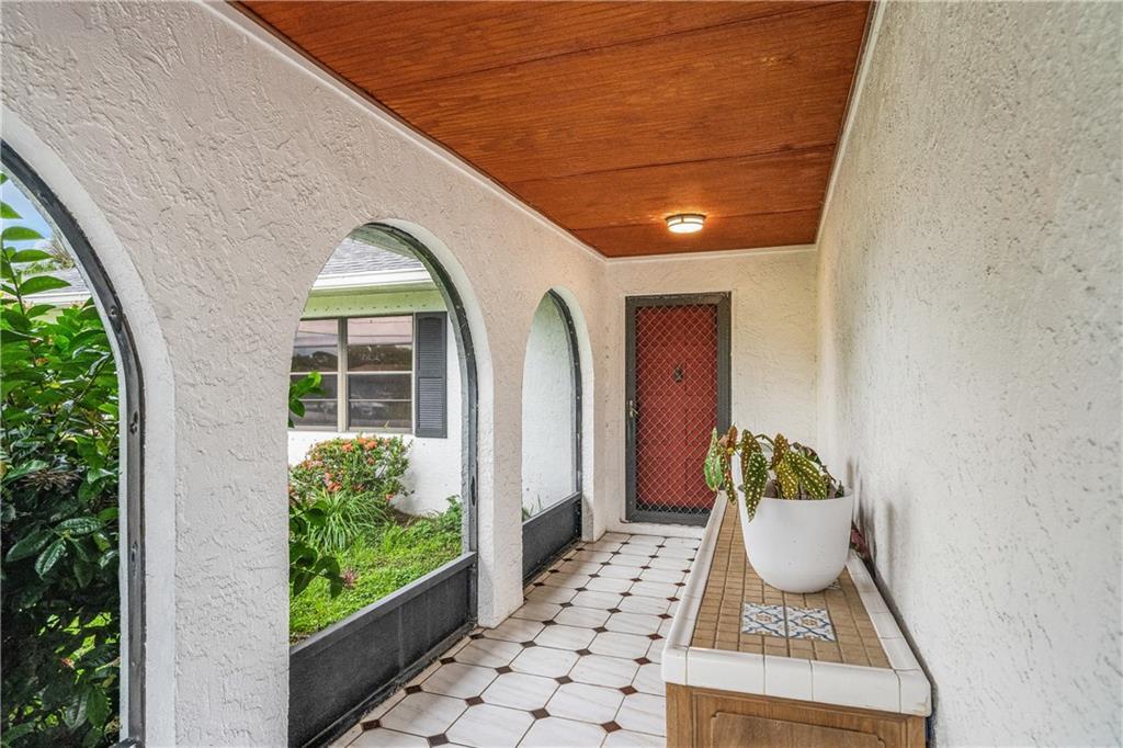 217 SE Verada Avenue