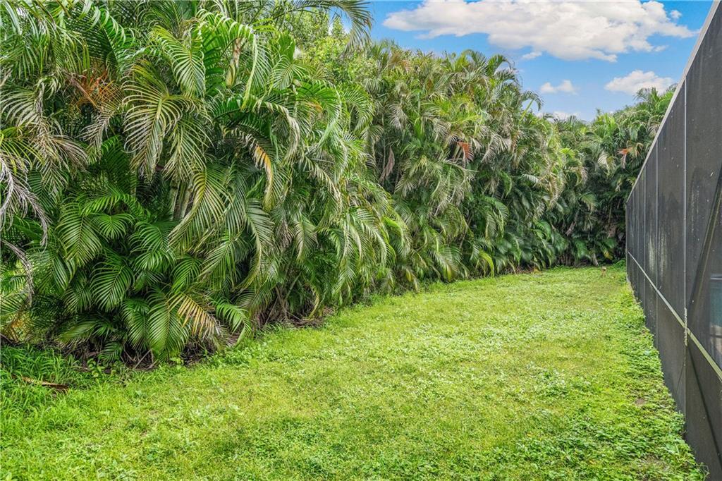 217 SE Verada Avenue