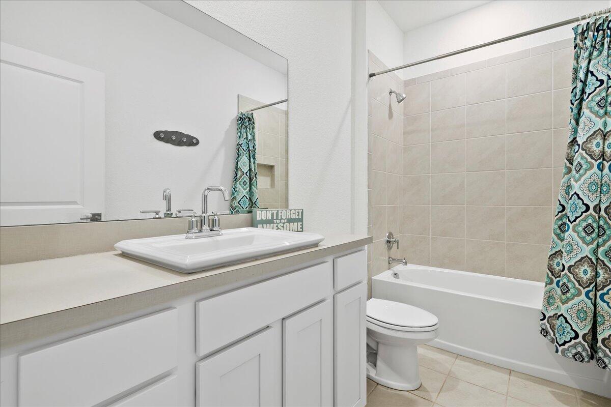 85 Bandol Street