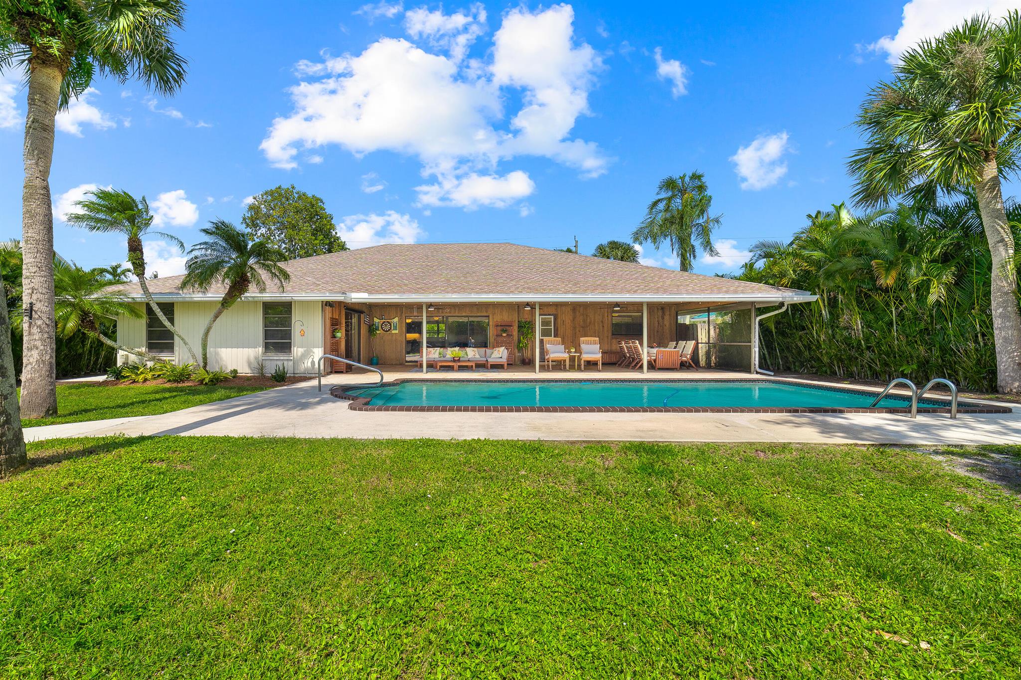 9308 SE Island Place