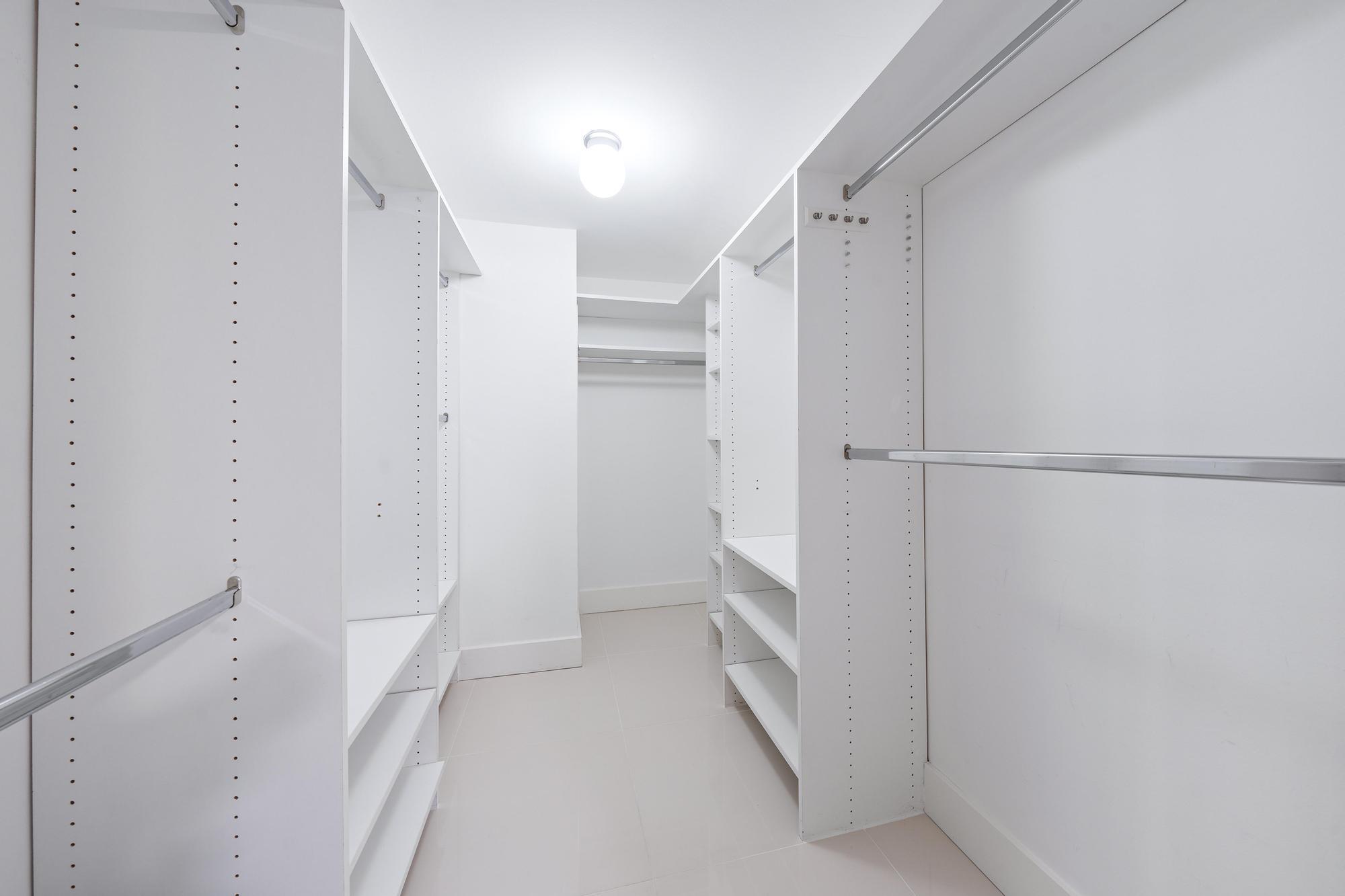 5460 N Ocean Drive 15c