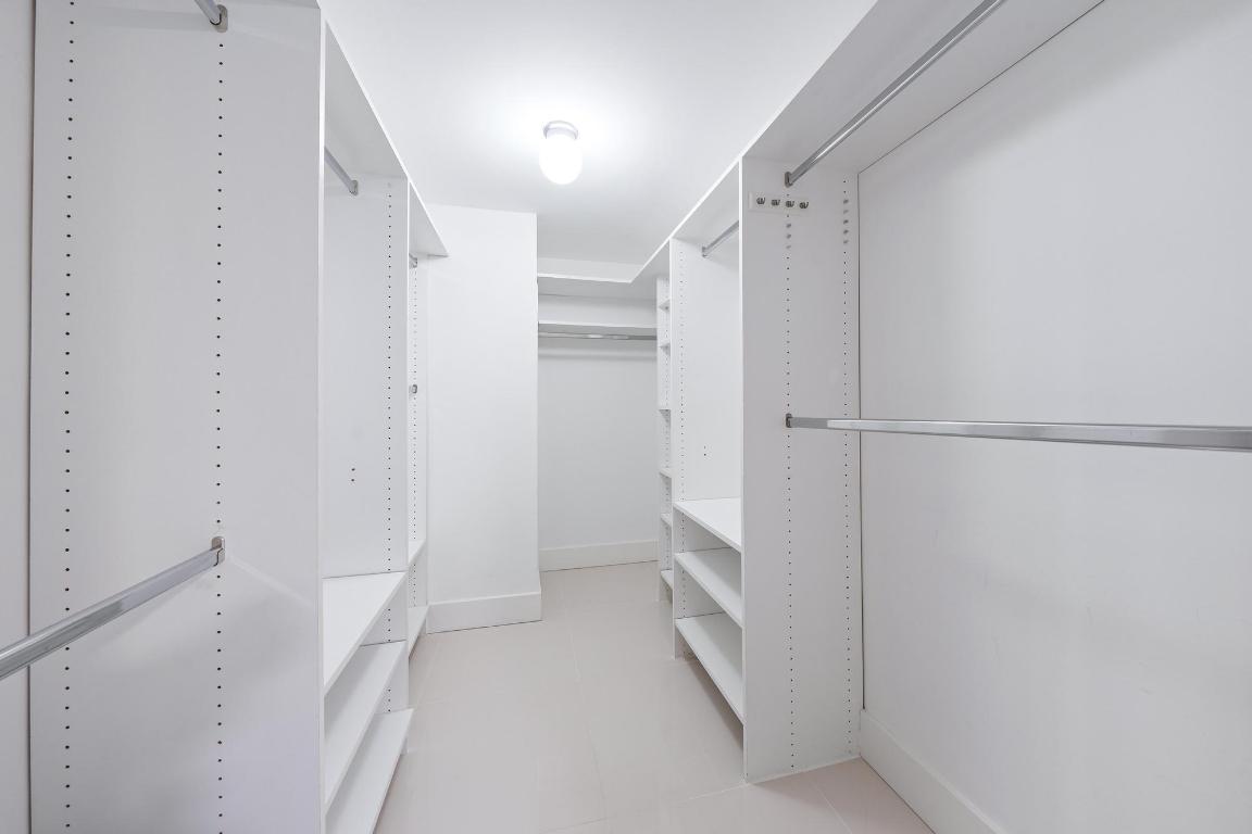 5460 N Ocean Drive 15c