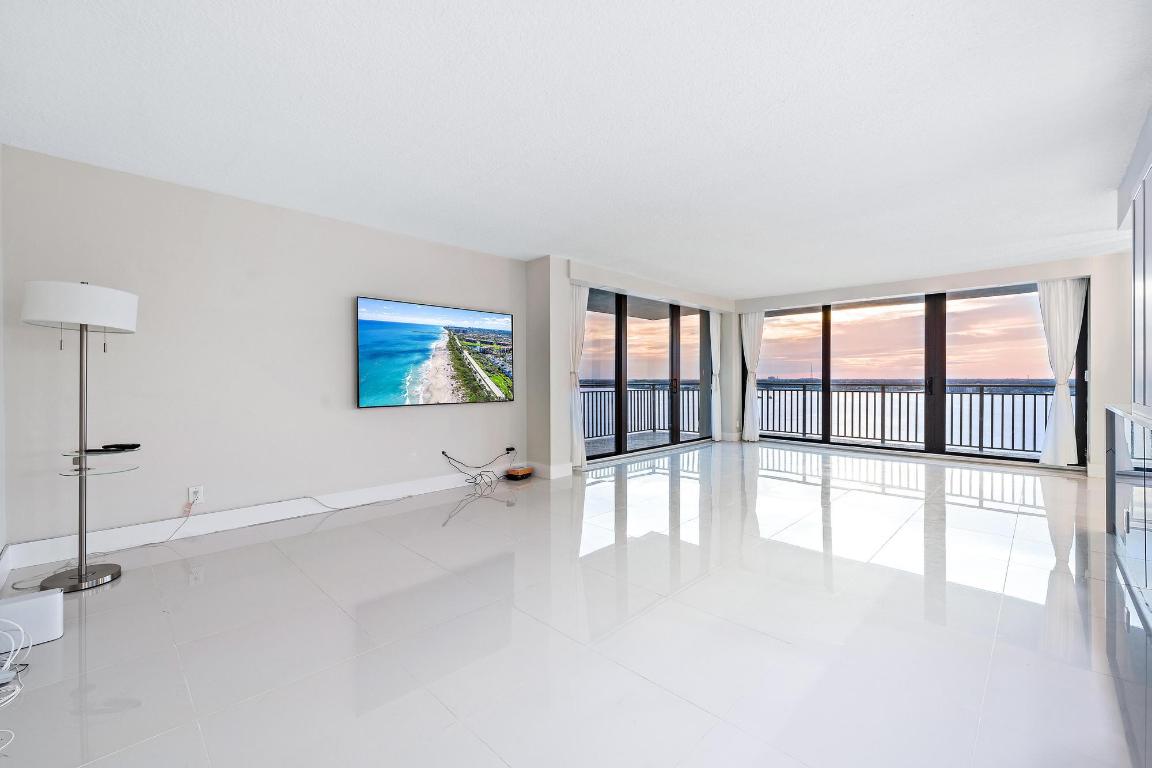 5460 N Ocean Drive 15c