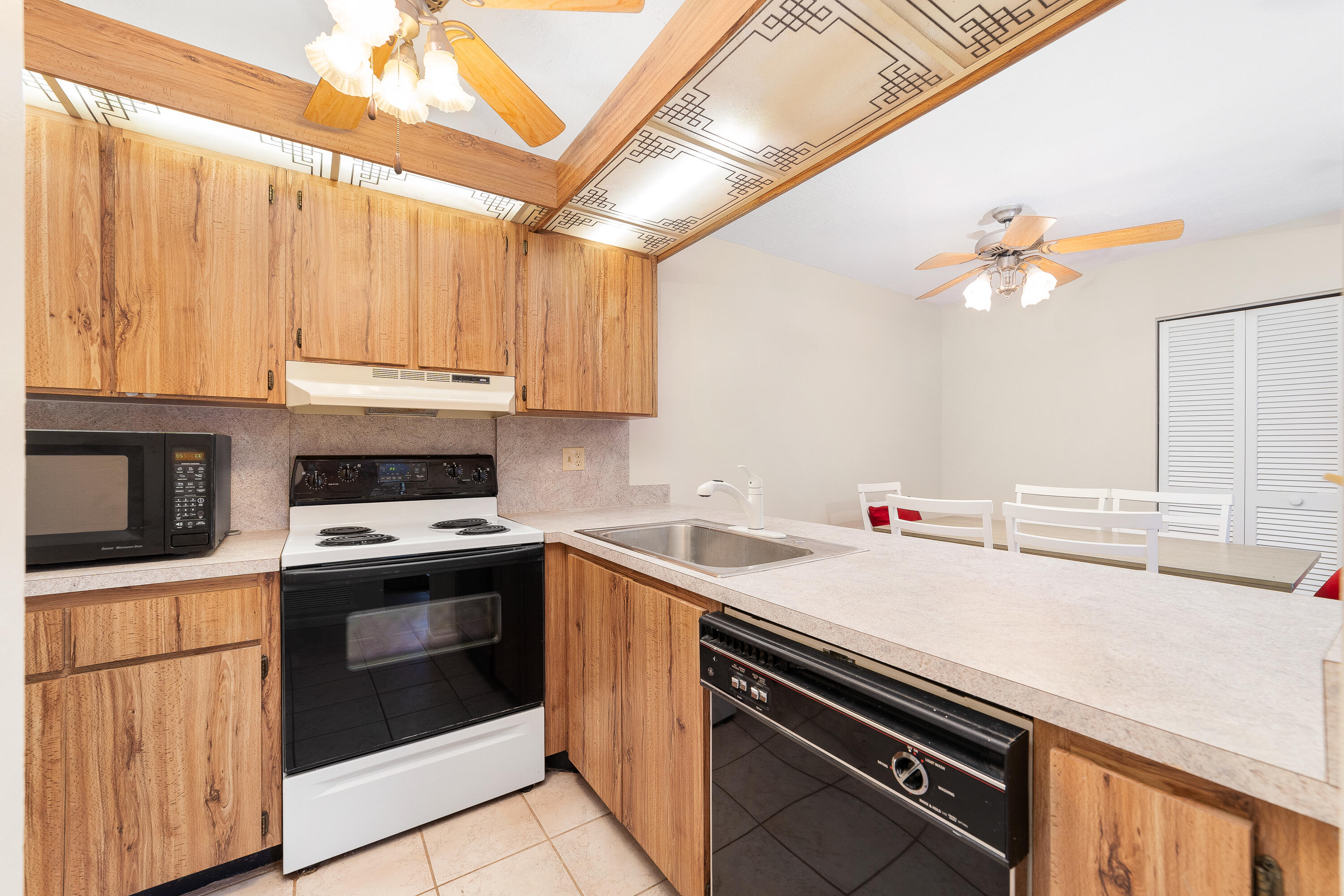 3404 E Gardens East Drive E 25a