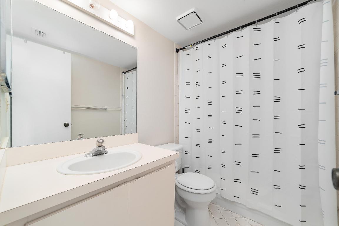 3404 E Gardens East Drive E 25a