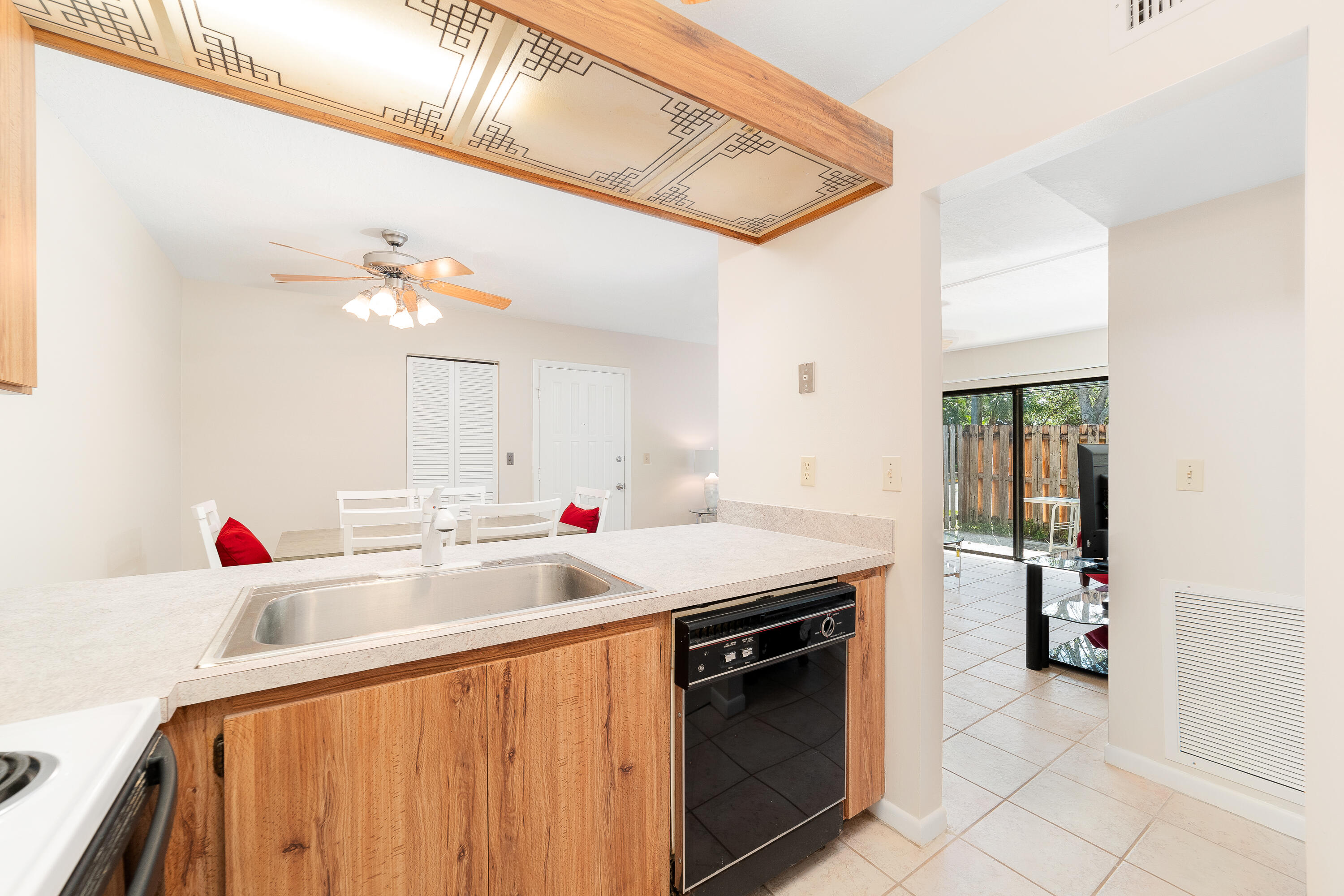 3404 E Gardens East Drive E 25a