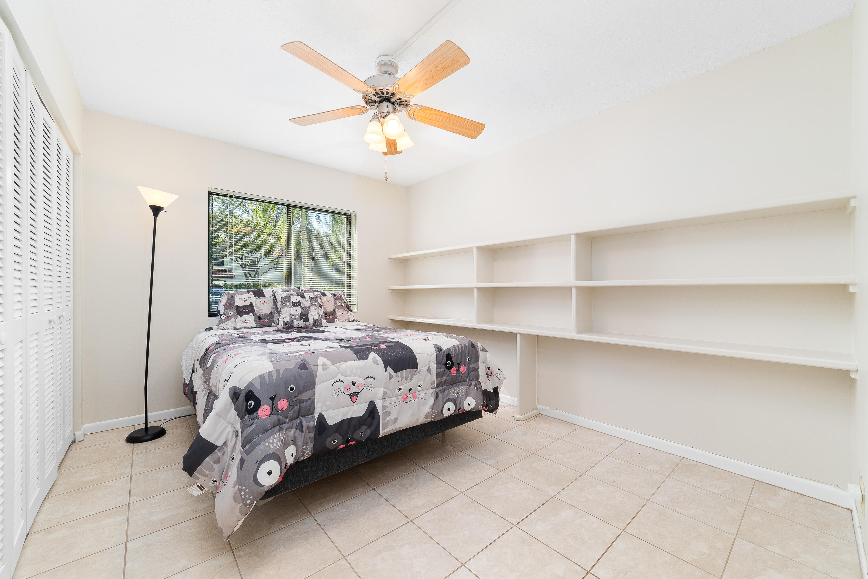 3404 E Gardens East Drive E 25a