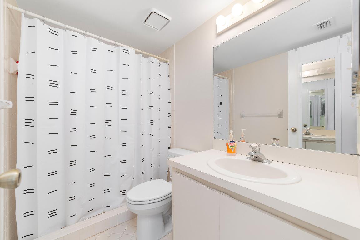 3404 E Gardens East Drive E 25a