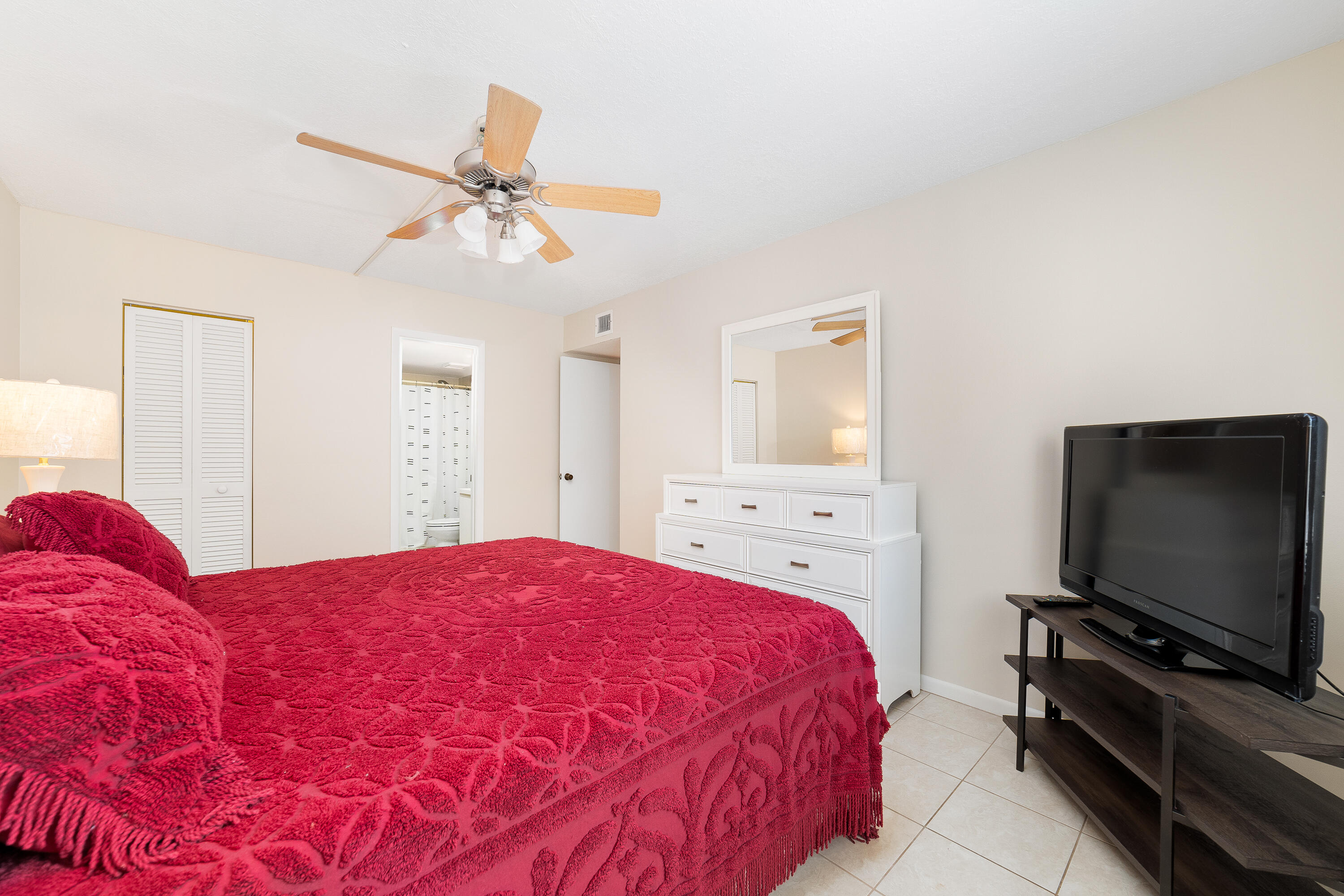 3404 E Gardens East Drive E 25a