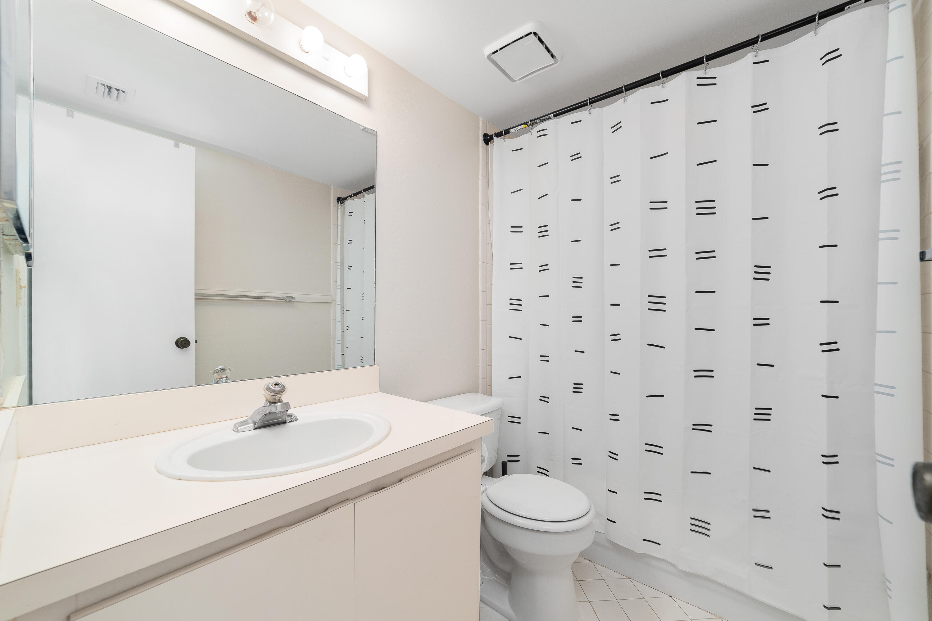 3404 E Gardens East Drive E 25a