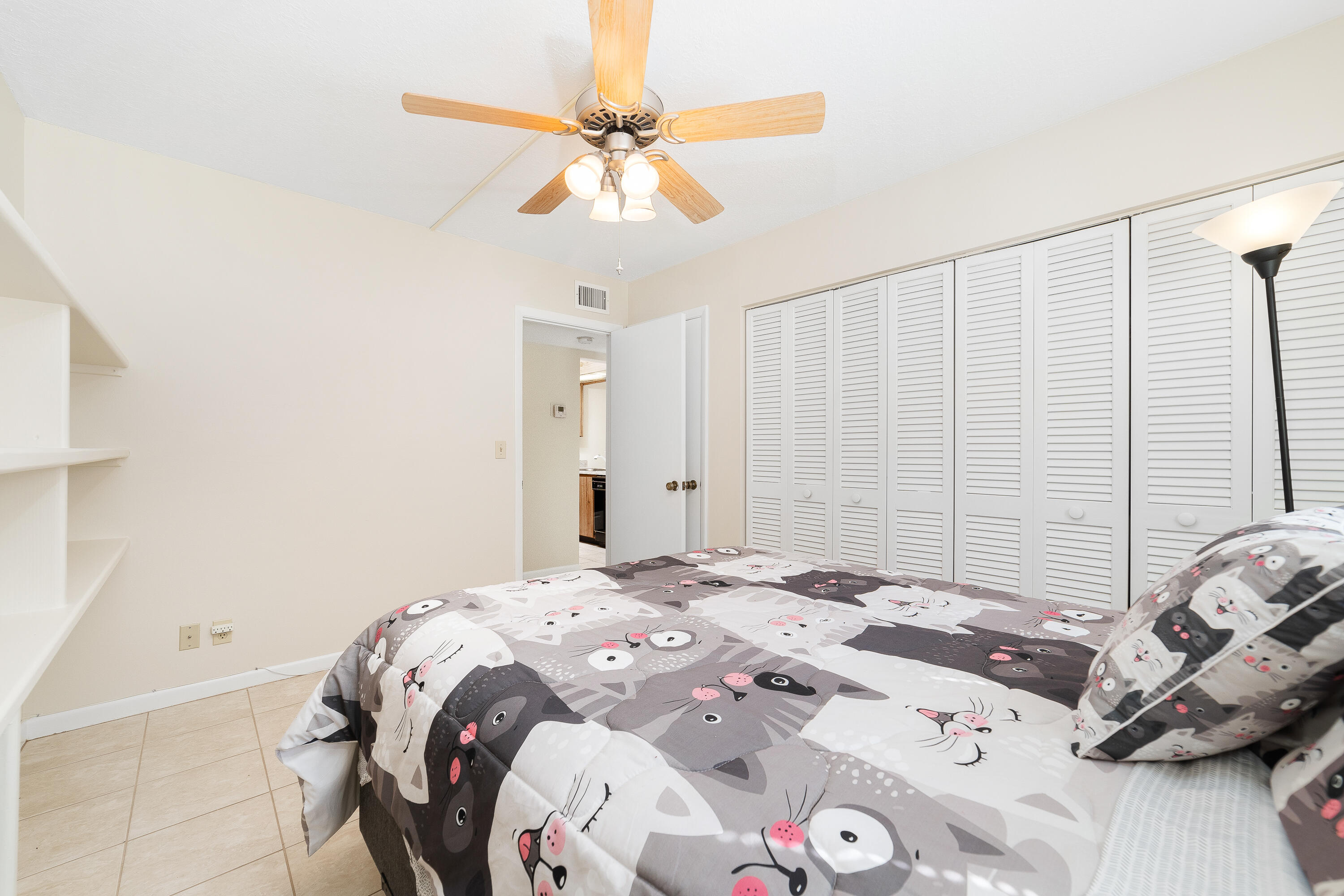 3404 E Gardens East Drive E 25a
