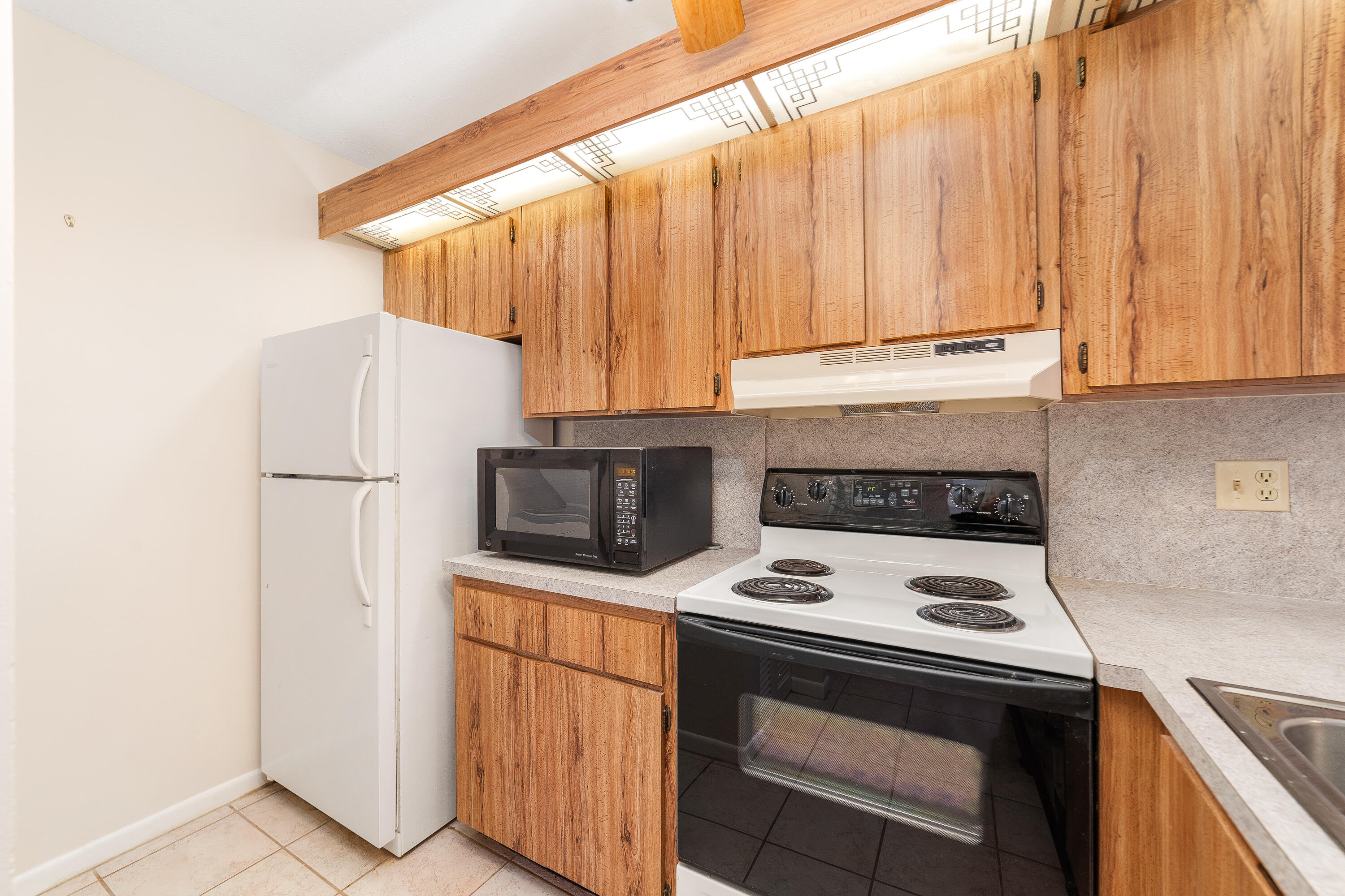 3404 E Gardens East Drive E 25a