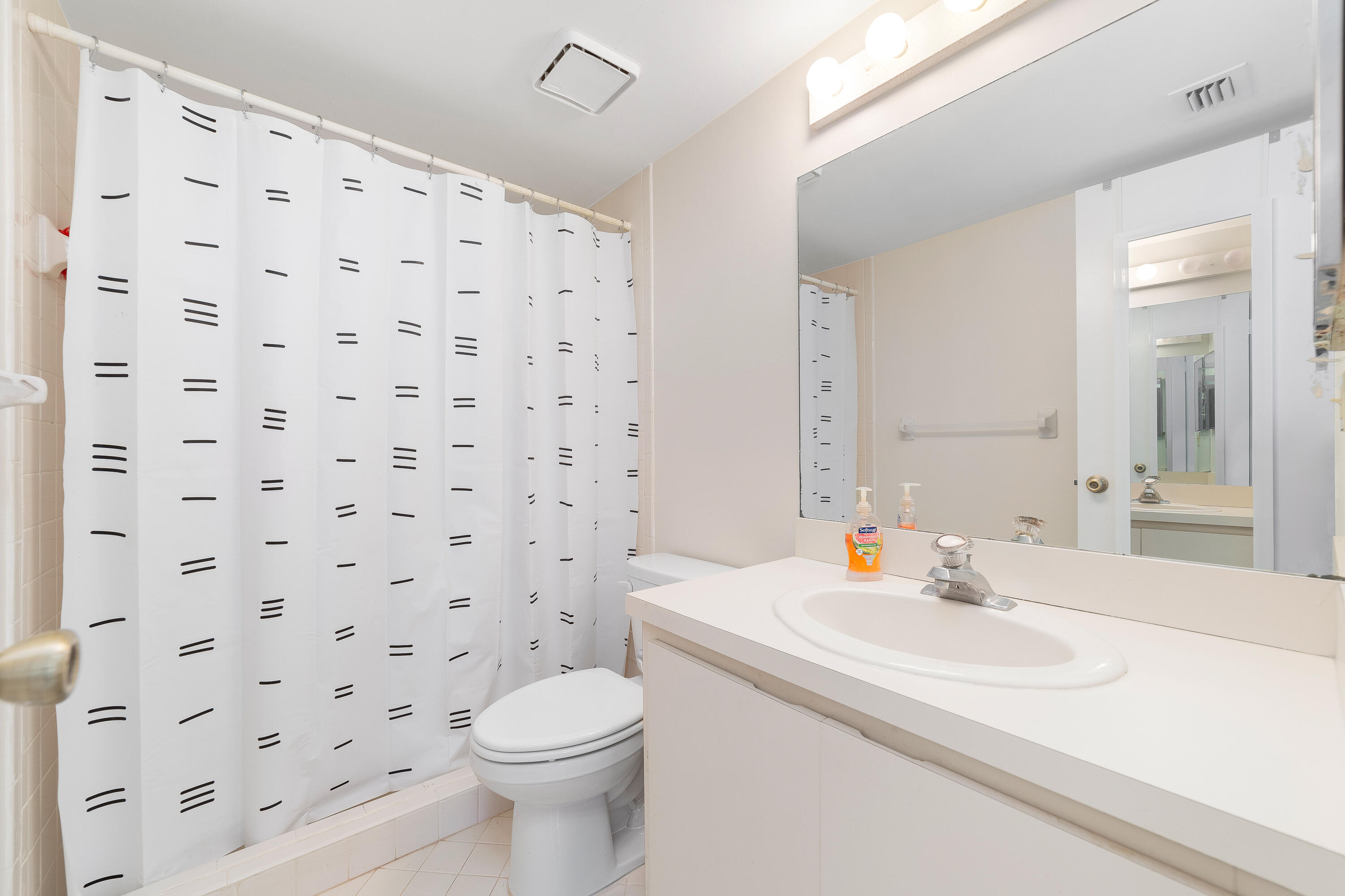 3404 E Gardens East Drive E 25a