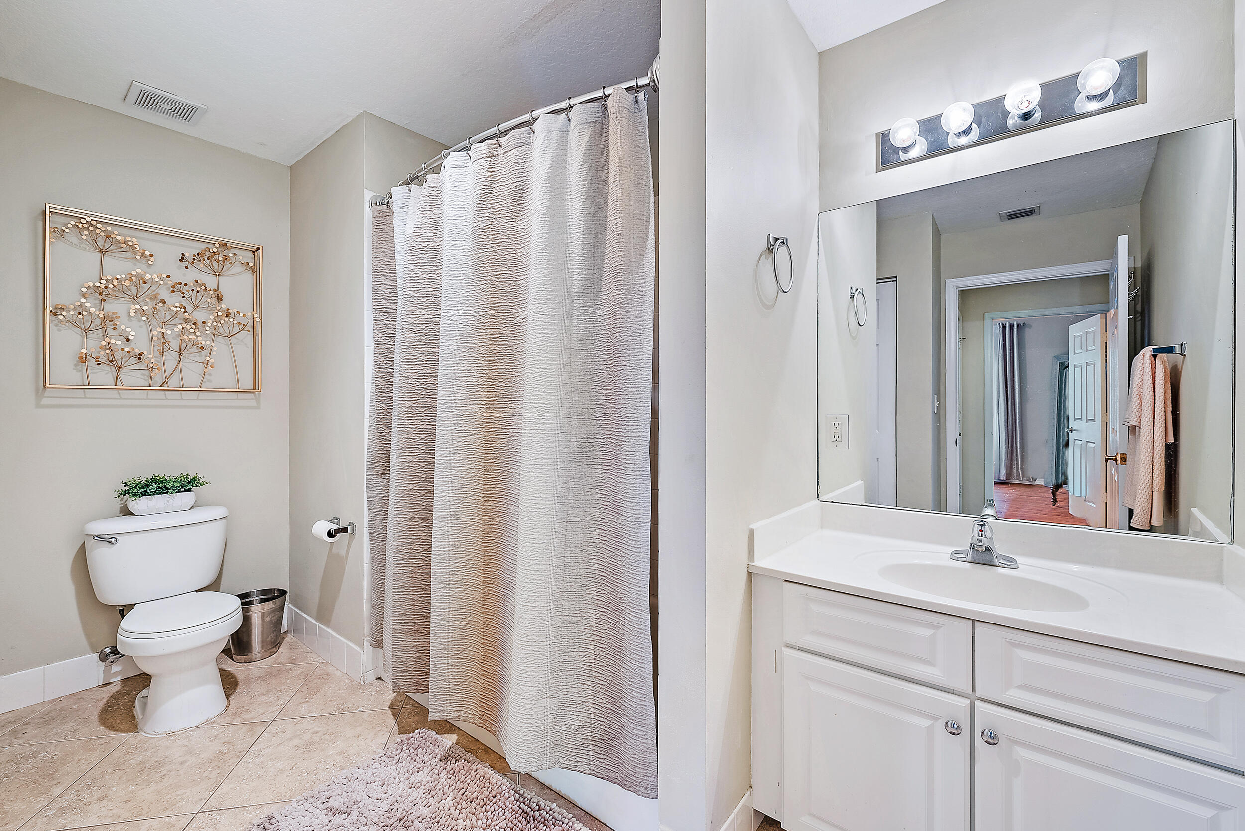 1200 Town Center Dr, #225